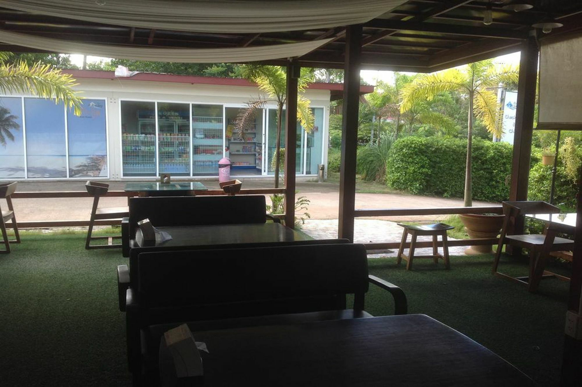 Hotel Check In And Chill Out Ban Laem Sok Exterior foto