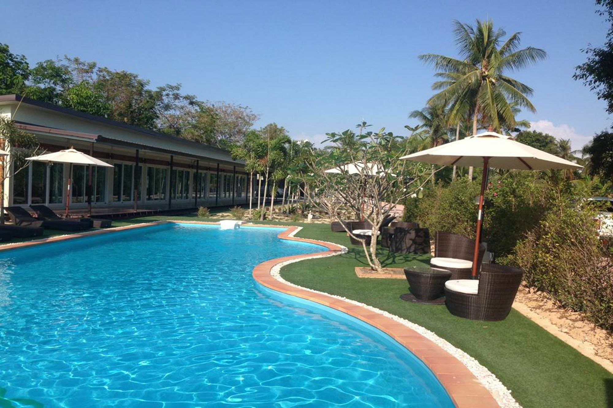 Hotel Check In And Chill Out Ban Laem Sok Exterior foto